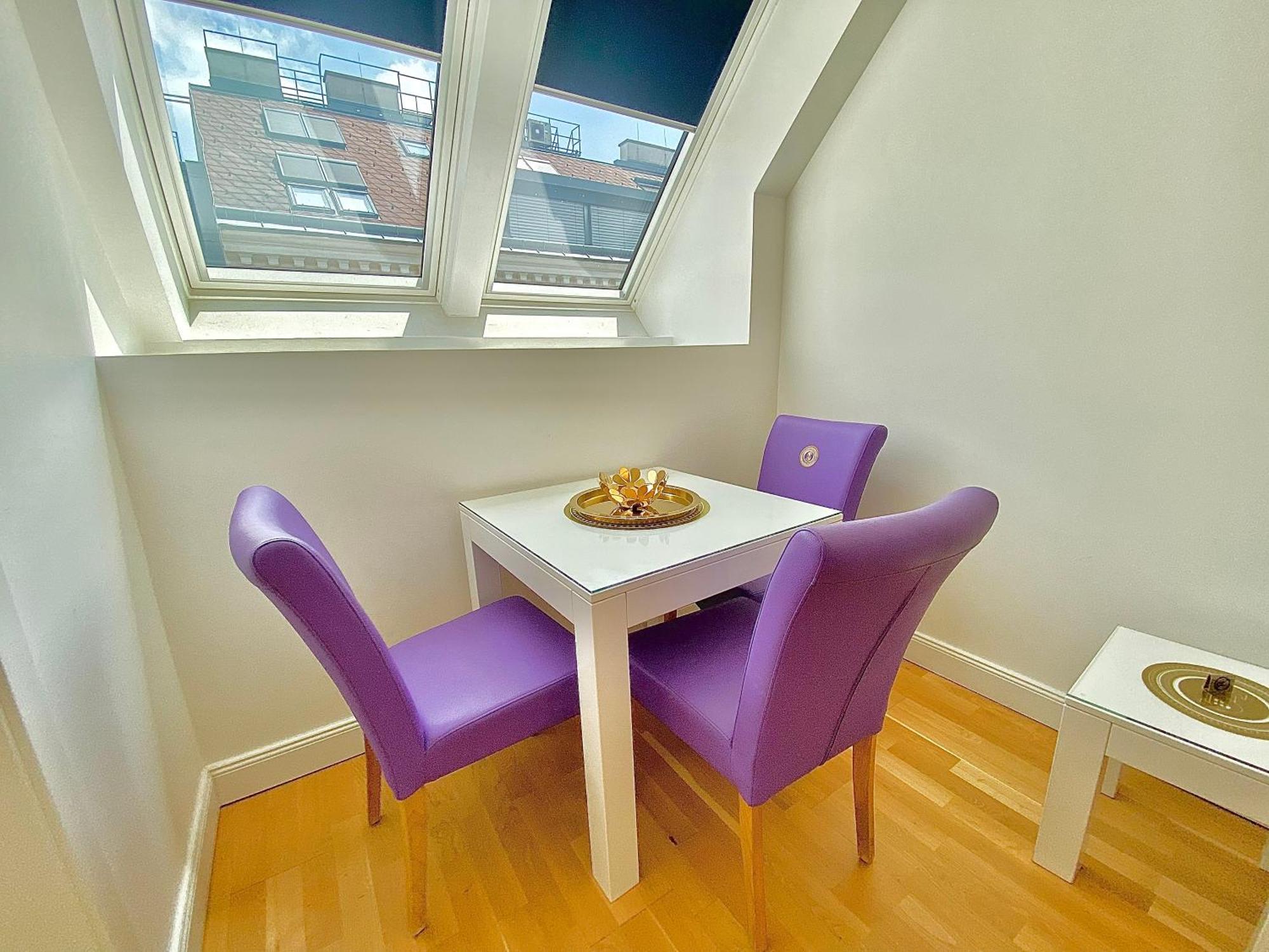Steiner Residences Nestroyplatz Apartment